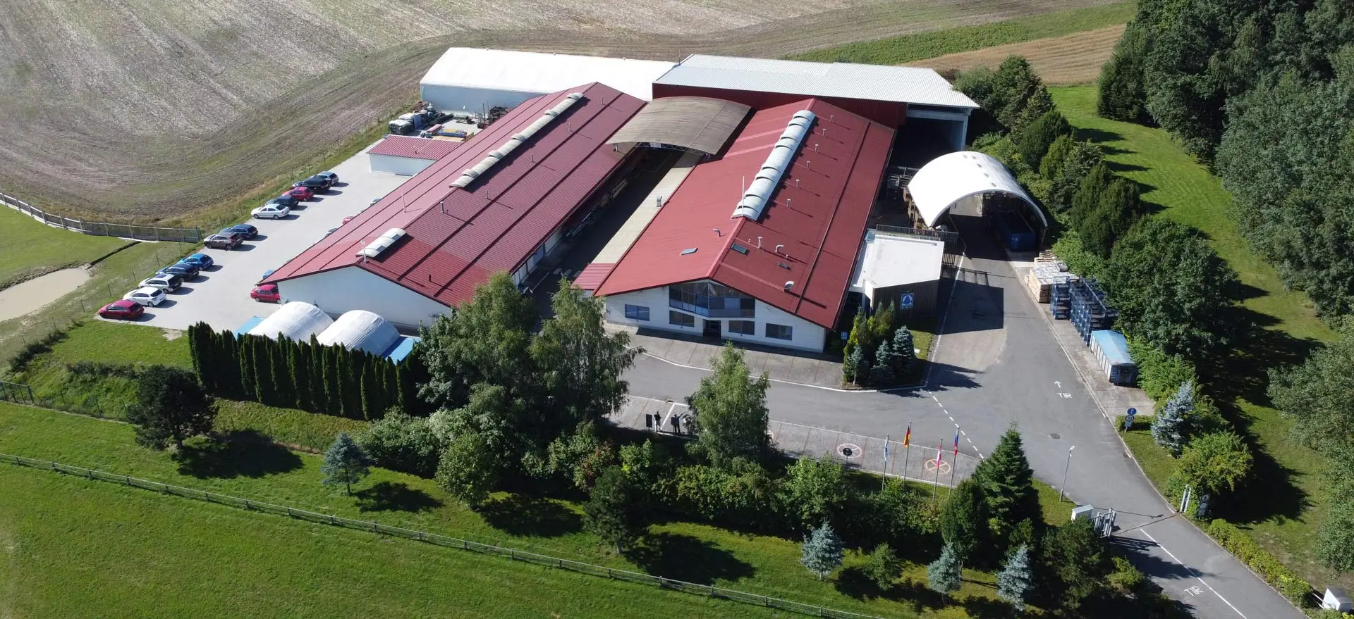 FintesPribraz01b Fintes-CZ-Budova-shora